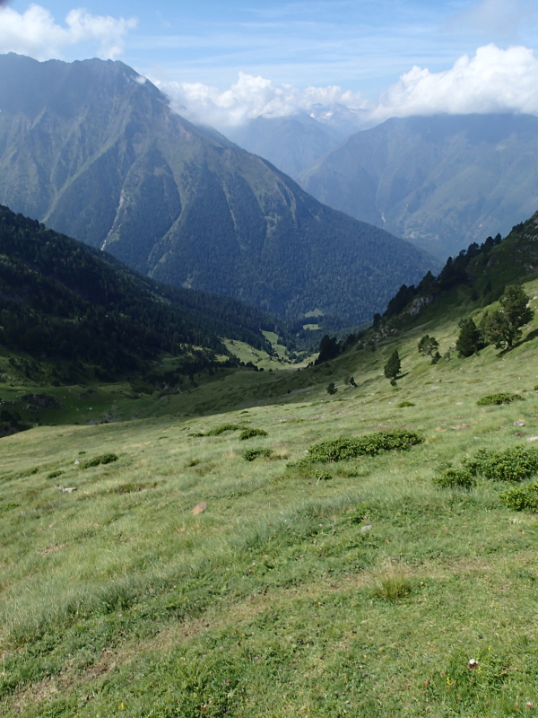 Pic de Thou : Le vallon qui descend dans la vallée de Rioumajou