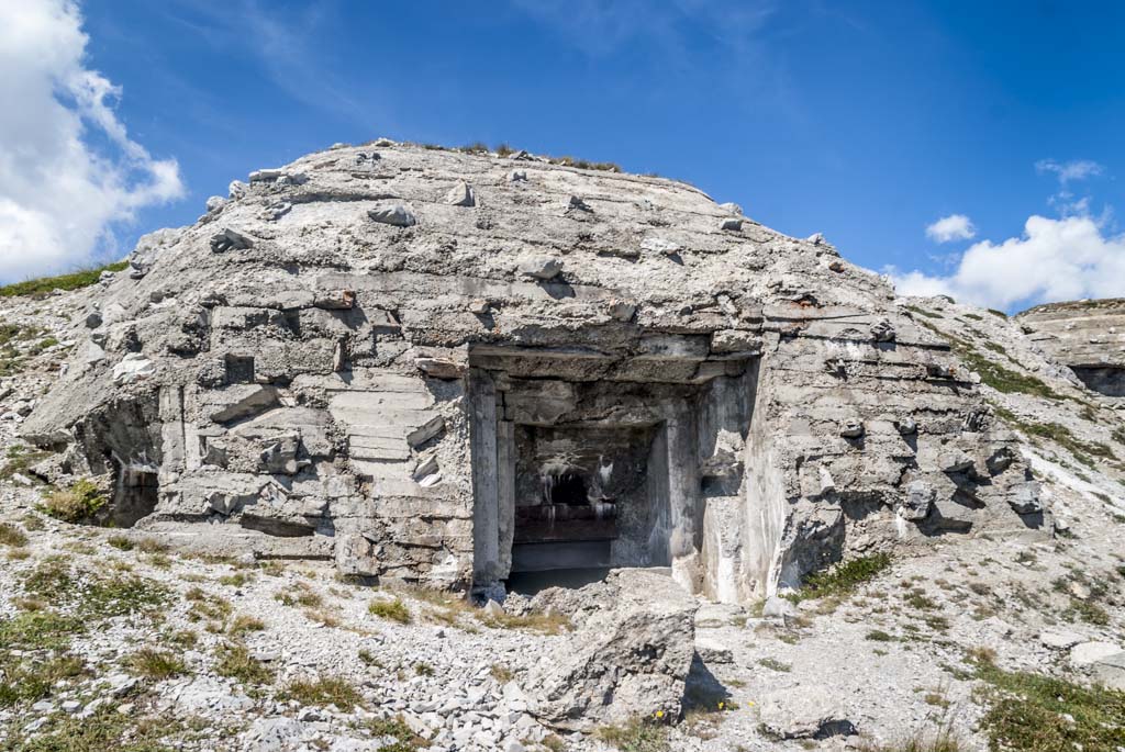 #10 Blockhaus : vestige d Blockhaus : vestige d'un passé belliqueux et pas si éloigné...