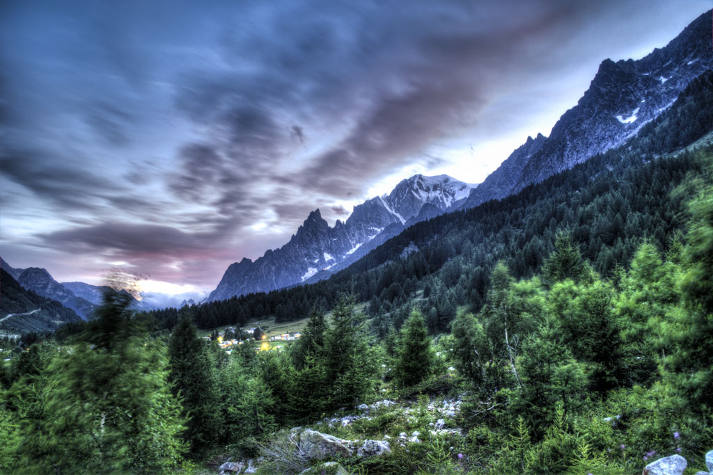 Val Ferret : la nuit tombe sur le Toit de l'Europe