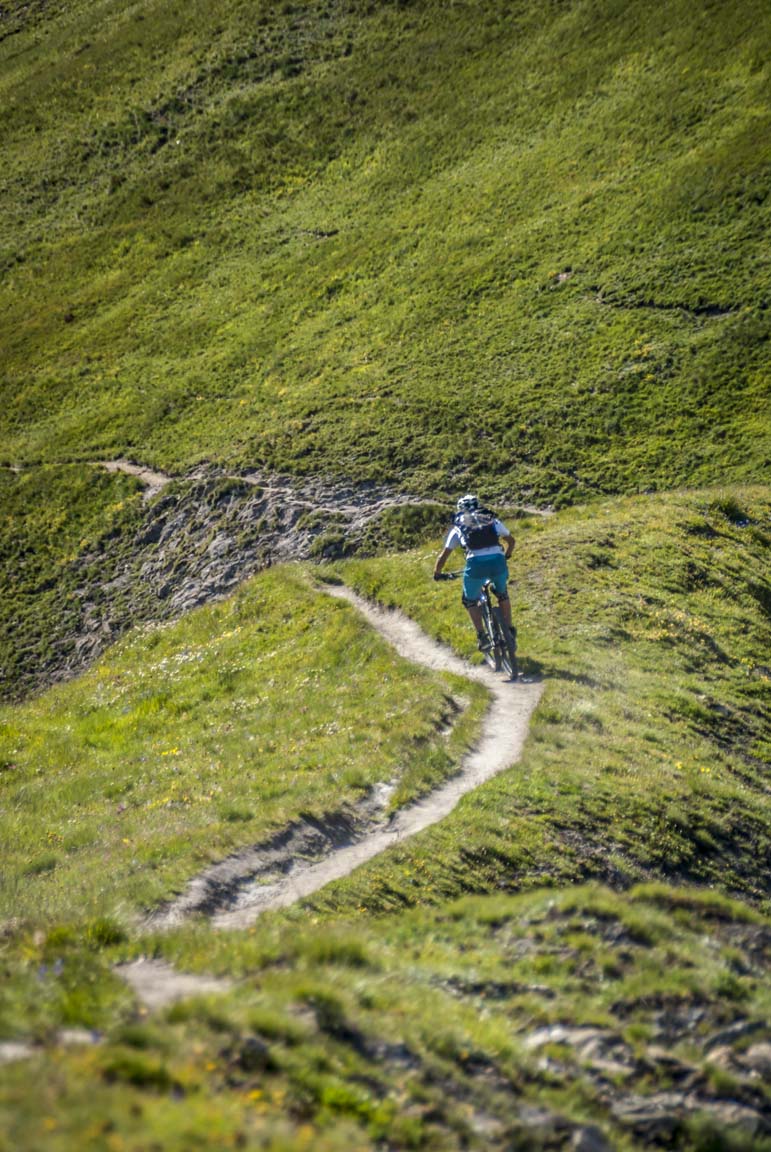 #15 Tête de la Tronche : sentier billard, propice aux excès de vitesse Tête de la Tronche : sentier billard, propice aux excès de vitesse