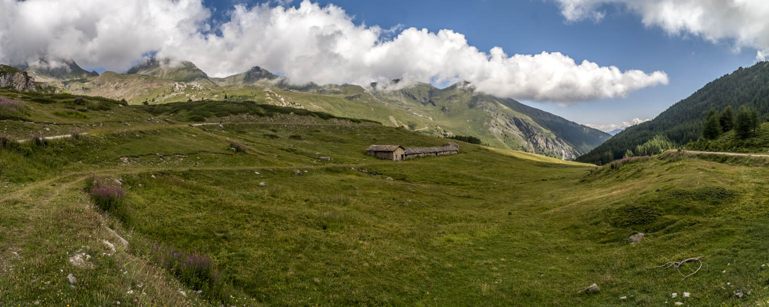 La Combaz : et ses bergeries abandonnées