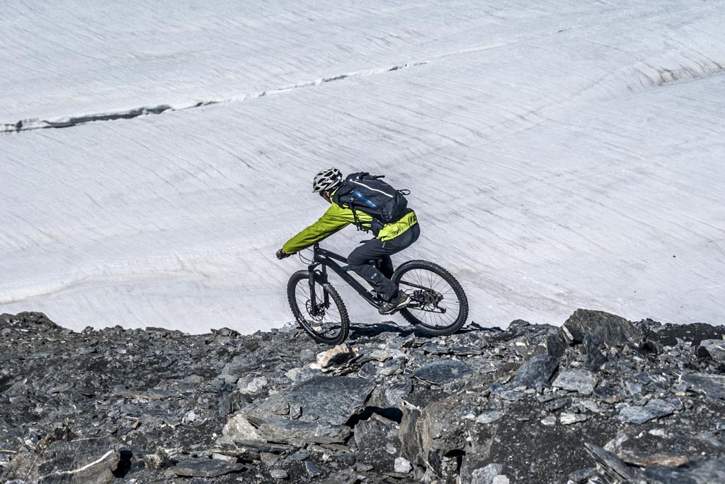 #21 en équilibre au dessus du glacier! en équilibre au dessus du glacier!