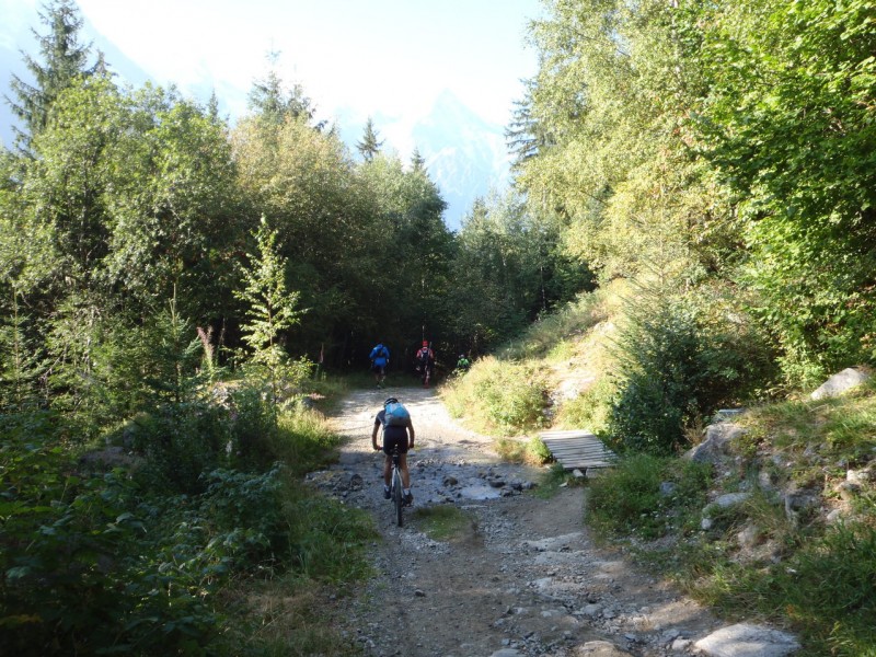 Descente de la Floriaz. : Descente tout en zigzag jusqu'à Chamonix.