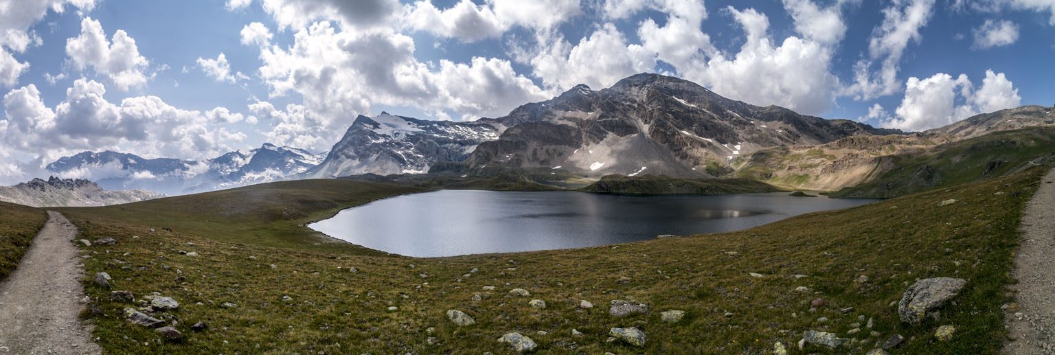 Lac Rosset : un peu de calme après l'enfer touristique du col