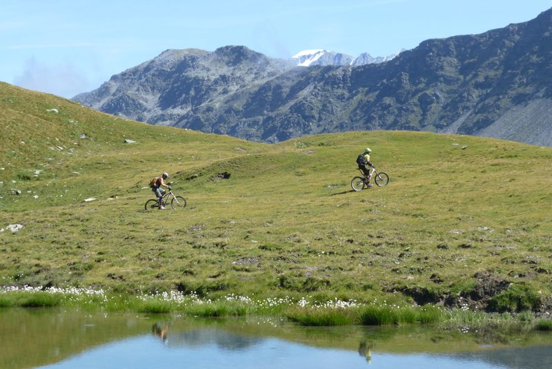 Combe de l'A : Ride technique (pierres dans la trace) dans cette combe malgré les portions linéaires