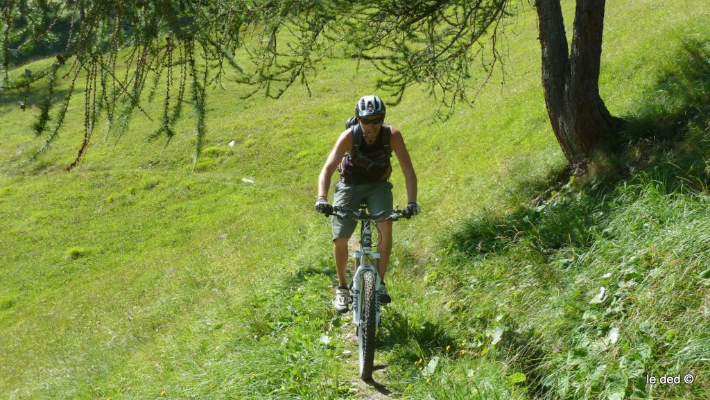 Bisse du Tour : Ced en fini avec ce sentier bien sympa le long du bisse