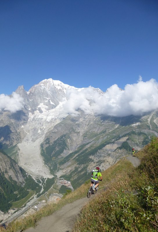 #6 Mont Blanc : Quelle vue sur ce premier sentier en balcon Mont Blanc : Quelle vue sur ce premier sentier en balcon