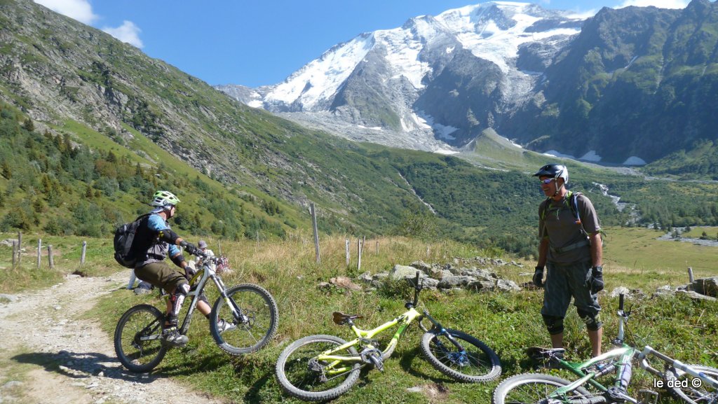 Repos : au bas du col du Tricot