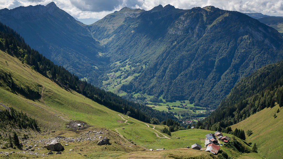 Chalets de Mayse : et le Col de Buffaz au fond