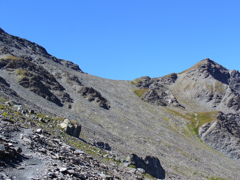 Sentier Montée : Col de Chamoussière en vue