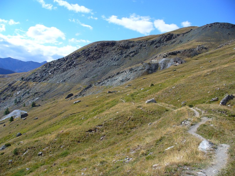 Sentier Montée : Le Chemin du Canal, récemment entretenu