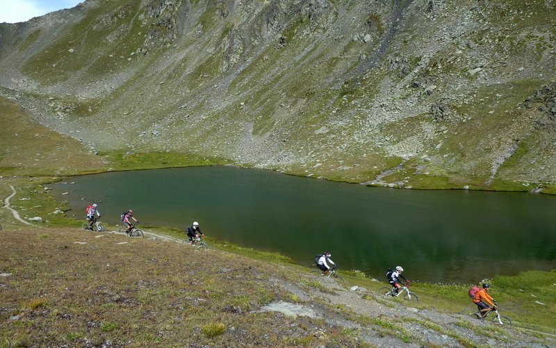 #9 Lac de la Ponsonnière : Orgie de plaisirs MTBistes Lac de la Ponsonnière : Orgie de plaisirs MTBistes