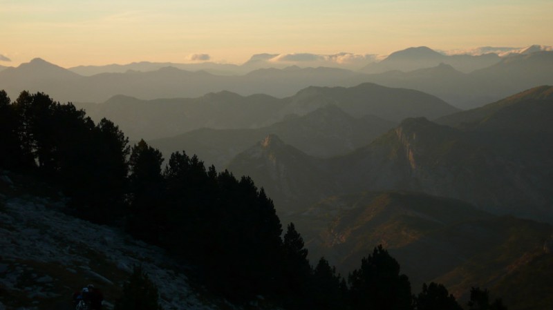 Vue vers le NW depuis le haut de la Crête du Raus