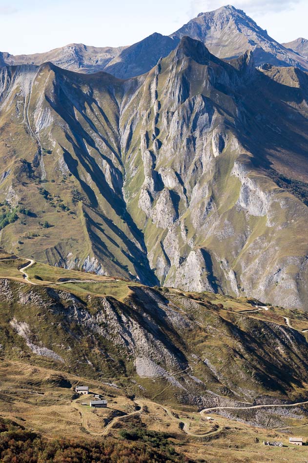 Tête de Fer : et Cheval Noir en arrière plan