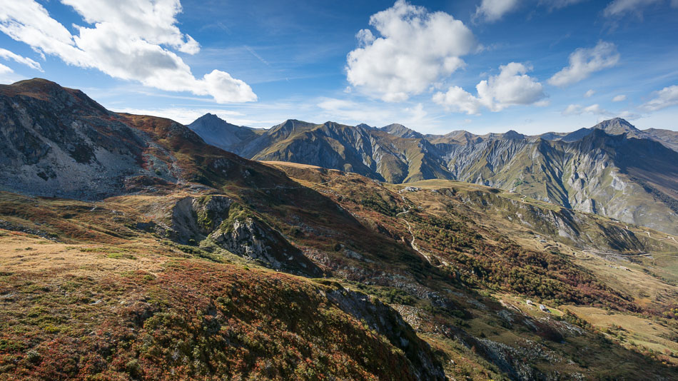 Crête du Cochet : Aiguilles de la grande Moendaz puis la chaine Mont du Fut, Cheval Noir