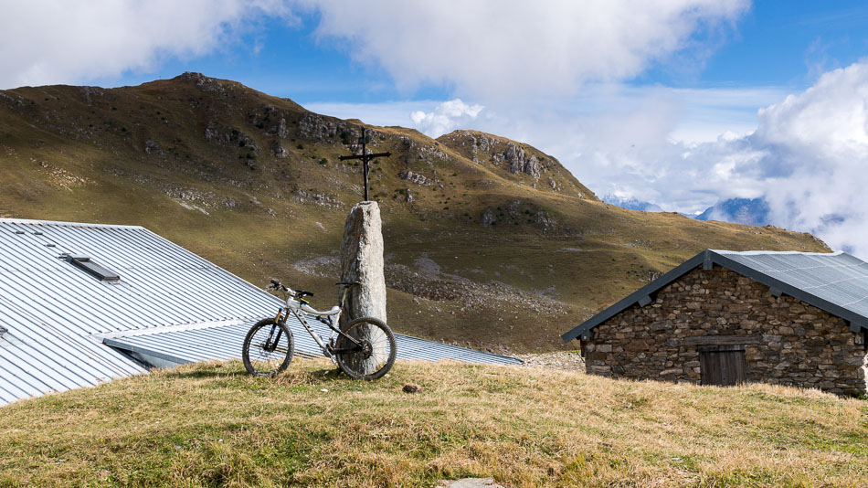 La Bagnaz : et la crête de la Pointe du Col