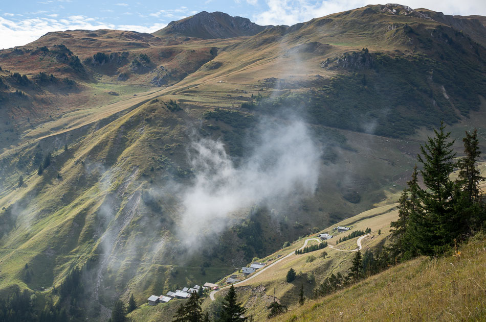 Quermoz et  hameau de la Combe : vu de l'épaule S de Roche Janatan