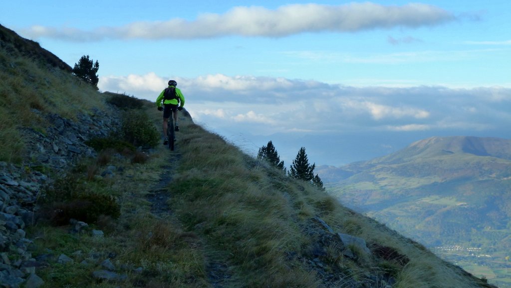 Cela roule encore : Les bords face au vent sont un poil plus durs que ceux vent dans le dos ;-)