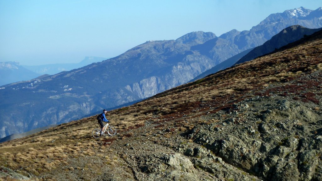 Bientôt le sommet du Tabor : Belledonne et Chamrousse juste là à porter d'objectif