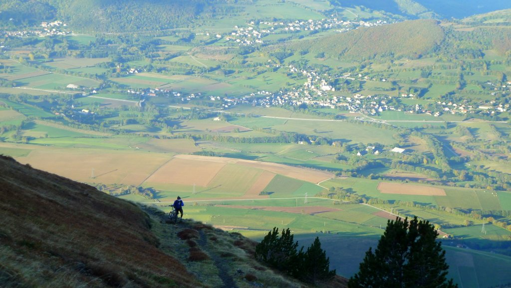 On passe au poussage : Encore à l'ombre de ce côté, le soleil ne va pas tarder