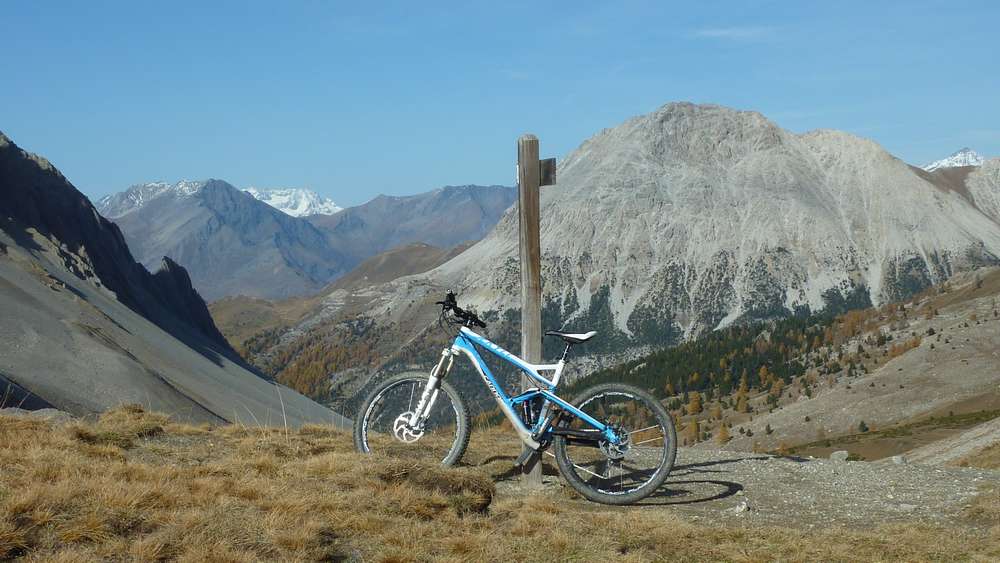 #20 col de Dormillouse : on aperçoit le Dome de Polset col de Dormillouse : on aperçoit le Dome de Polset