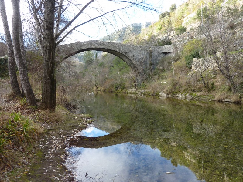 Vieux pont sur la Vis : à Navacelles