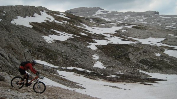 #13 l l'Ours : ça passe bien malgré les quelques plaques de neige.