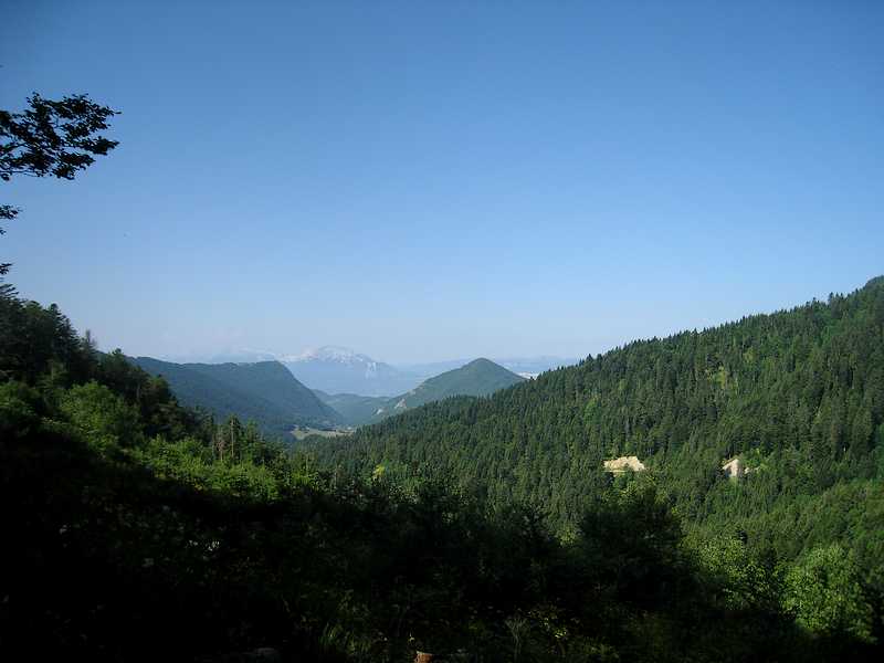 Vallée : Vue sur le Sappey et le Moucherotte au fond.