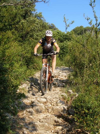 Un poil caillouteux : En arrivant sur l'Abbaye de Sénanque