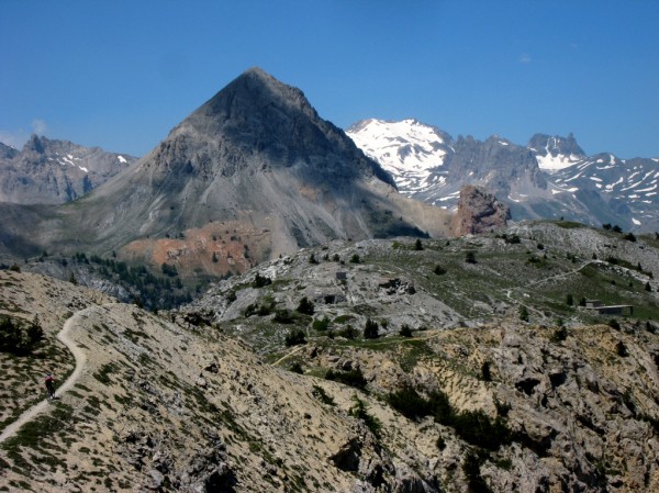 Col des Acles : la surprenante traversée des Acles sur fond de Mont Thabor