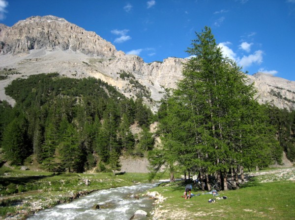 #10 Sous la Maison des Chamois : Notre aire de bivouac... y Sous la Maison des Chamois : Notre aire de bivouac... y'a pire