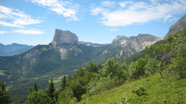 #1 Mont Aiguille : Sur la crête du Brisou Mont Aiguille : Sur la crête du Brisou