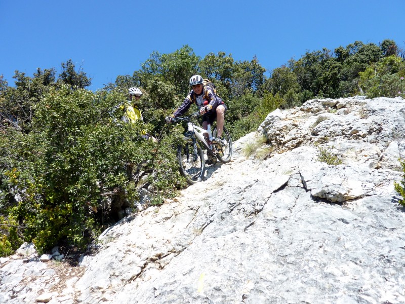 Ca penche : On n'arrête plus Alain et son Ibis !