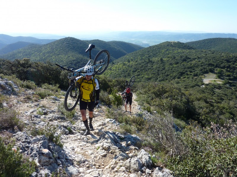 Sentier des Portalas : On habitue Martial et Fred au portage !