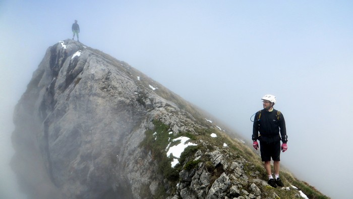 Crête finale : Sommet au dessus des derniers nuages... mais pas de vue