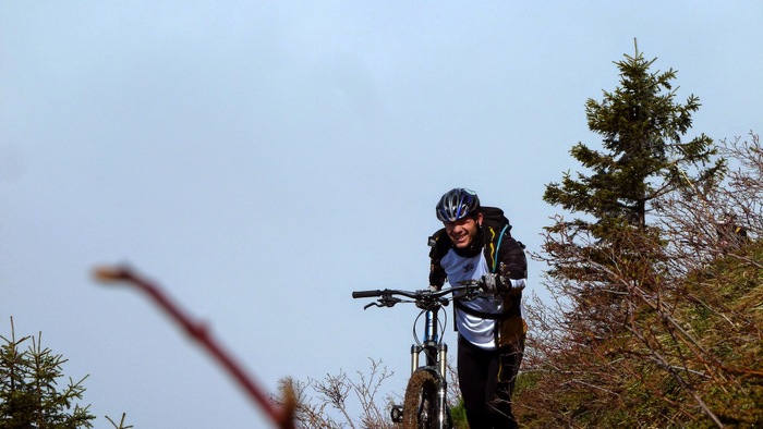 #3 Nouveau coup de soleil : On sort de la forêt et on croit au miracle météo... Nouveau coup de soleil : On sort de la forêt et on croit au miracle météo...