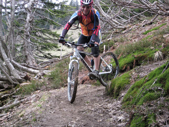 #8 Epingle : Dans la descente sur le chalet du Perillet, Tof à la manoeuvre Epingle : Dans la descente sur le chalet du Perillet, Tof à la manoeuvre