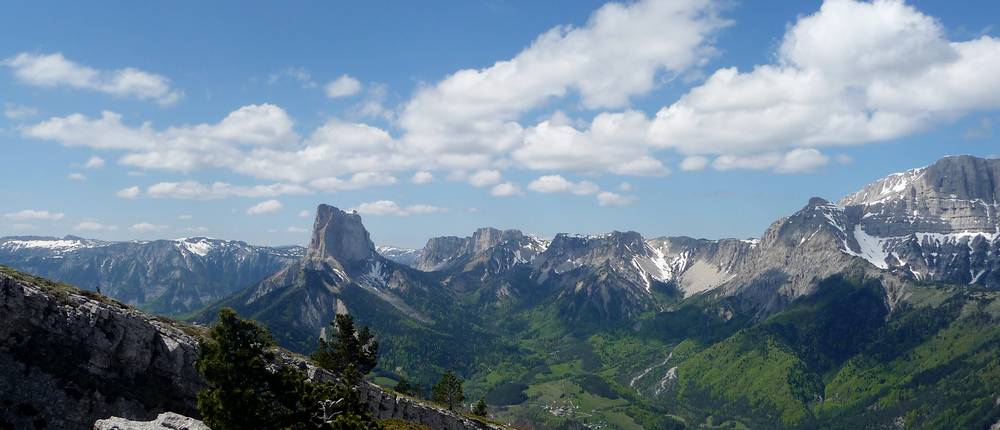 #2 Panoramique : Le Mont-Aiguille omniprésent Panoramique : Le Mont-Aiguille omniprésent