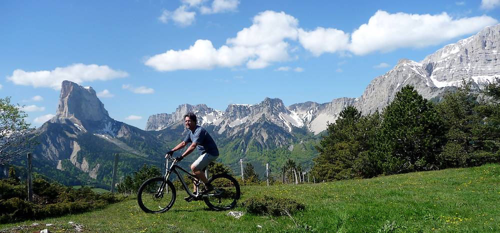 #1 départ du sentier Maladraye : un petit tout face au Mont-Aiguille départ du sentier Maladraye : un petit tout face au Mont-Aiguille