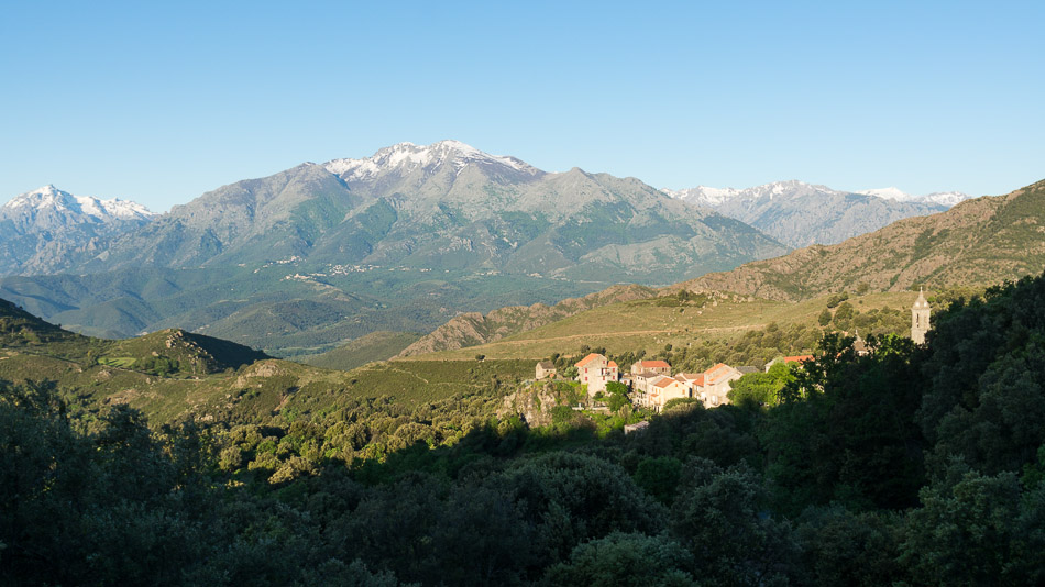 Sermano : et le massif du Renoso au fond