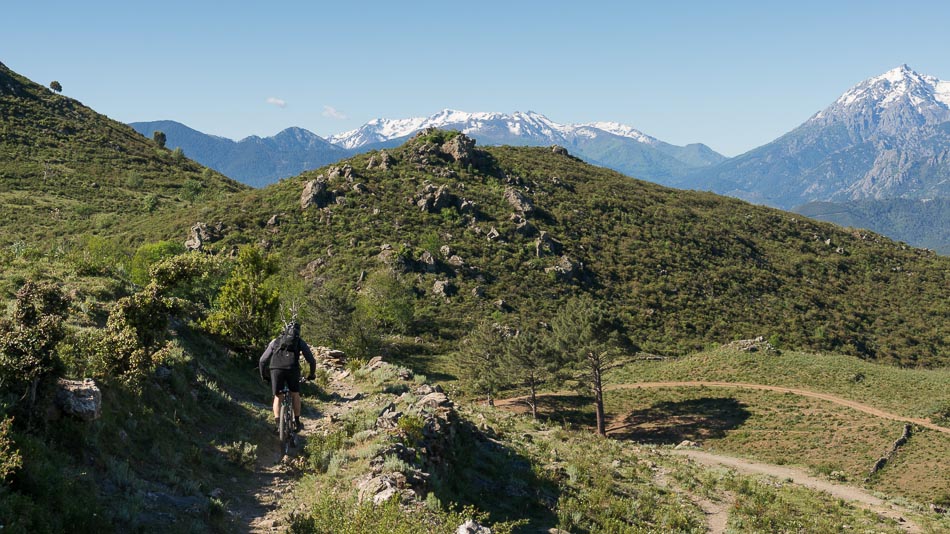 Col de Bozio : début de la descente sur Féo via Punta Licciola