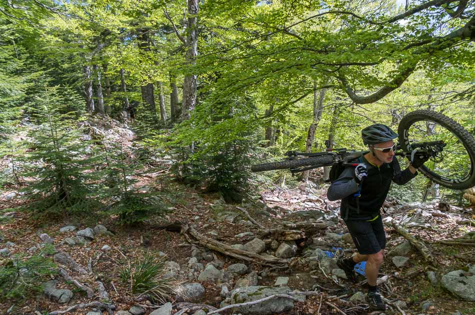 #2 Portage rustique : pour remonter vers les Pozzis Portage rustique : pour remonter vers les Pozzis