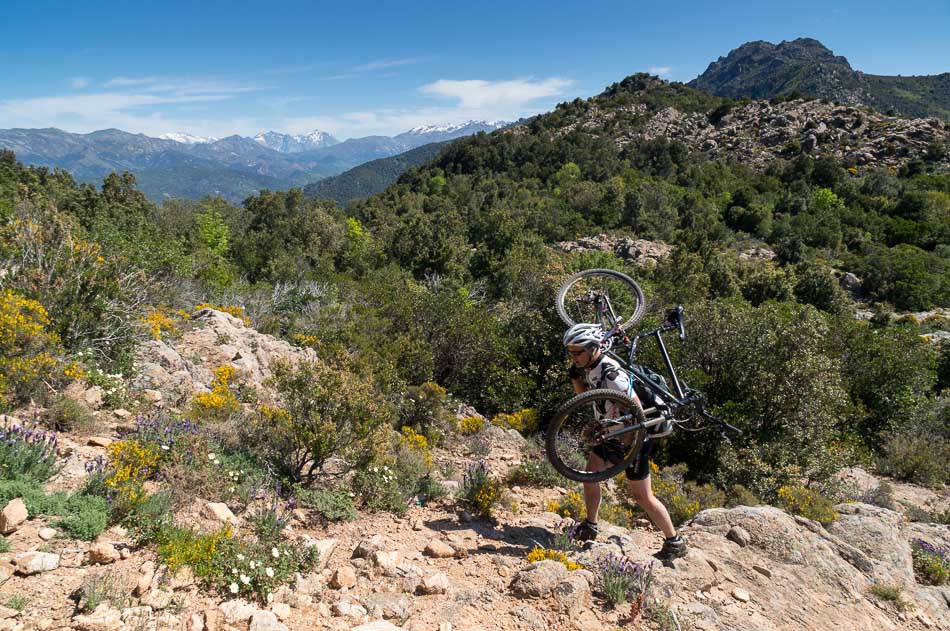 Portage rustique : pour le sommet de Punta Maggiola