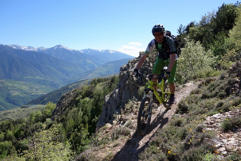 Pleine banane : Le chemin Vauban va nous offrir un flow mémorable sur la descente de Villefranche de Conflent