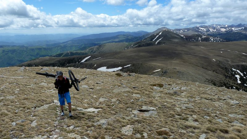 Cela parait plat : De la vue mais la jambe devient lourde après bientôt 2000m de montée d'une traite!