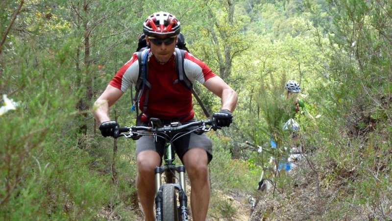 Le pape François... : ...en pleine concentration pre-obstacle