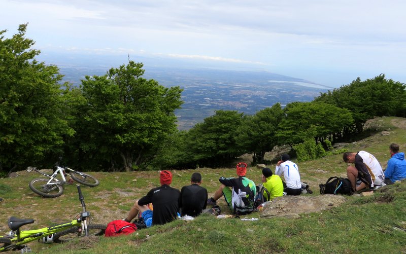 La salle à manger Neulos : Avec vue sur la plaine de Perpignan et la côte sableuse