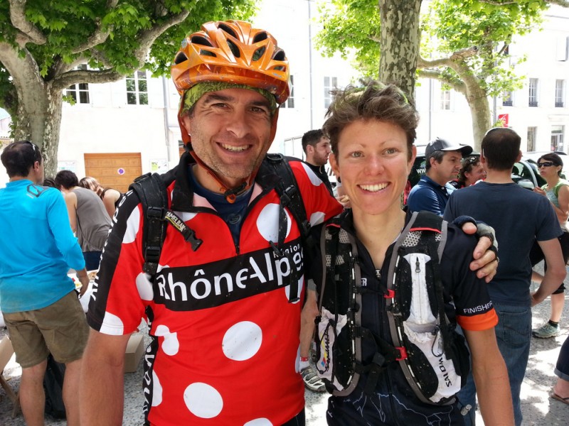 #4 Une grande championne : aussi à l Une grande championne : aussi à l'aise sur le vélo que sur les skis !