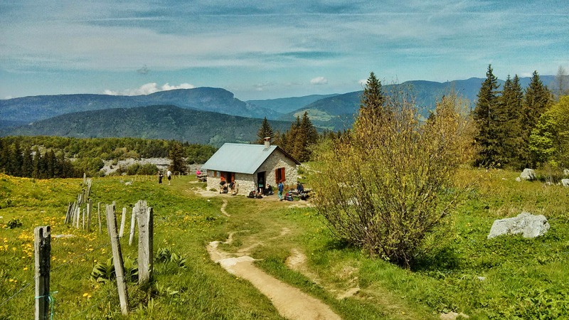 #15 Roybon : Cabane prise d Roybon : Cabane prise d'assaut par les randonneurs