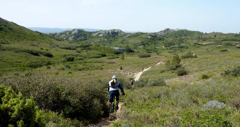#17 Au milieu de la garrigue : mes compères lâchent les freins Au milieu de la garrigue : mes compères lâchent les freins